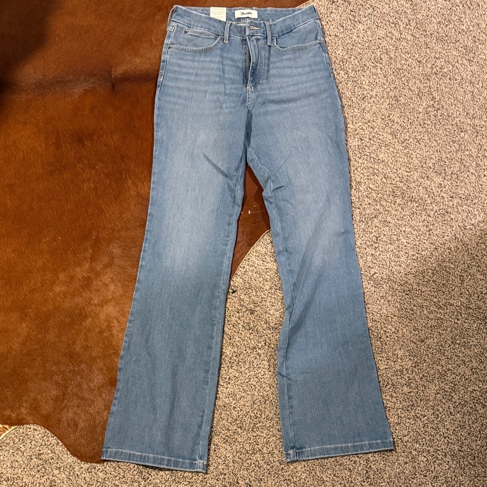Wrangler Classic Blue Straight Leg Women's Jeans